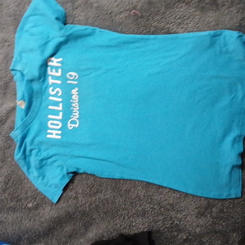 Hollister t-shirt size small color blue